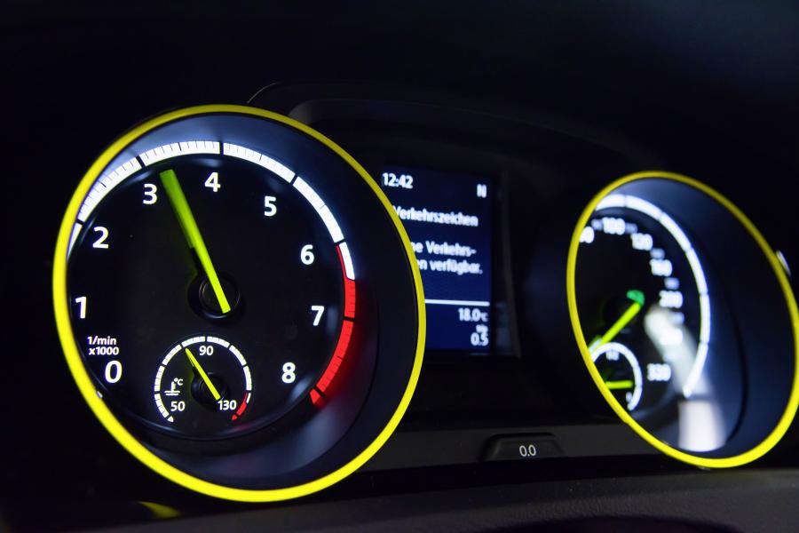  Volkswagen Golf GTi Dark Shine 2015 года  (фото 23 из 24)